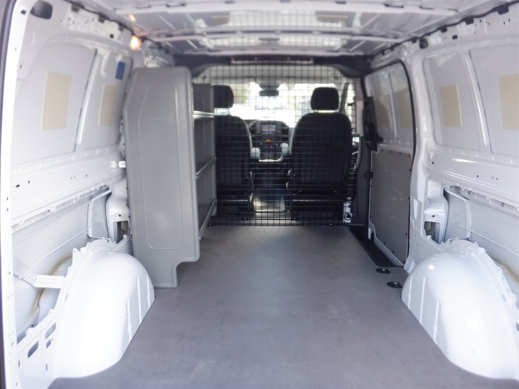 Used 2023 Mercedes-Benz Metris image 5