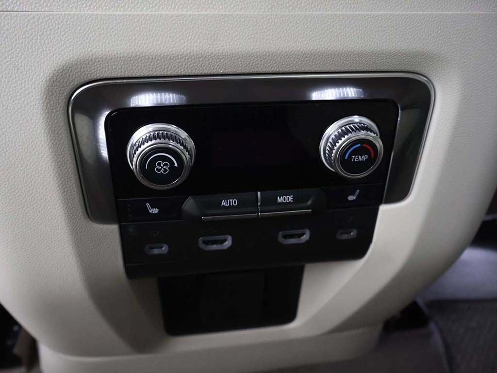 Used 2024 GMC Yukon Denali AWD/4WD image 58