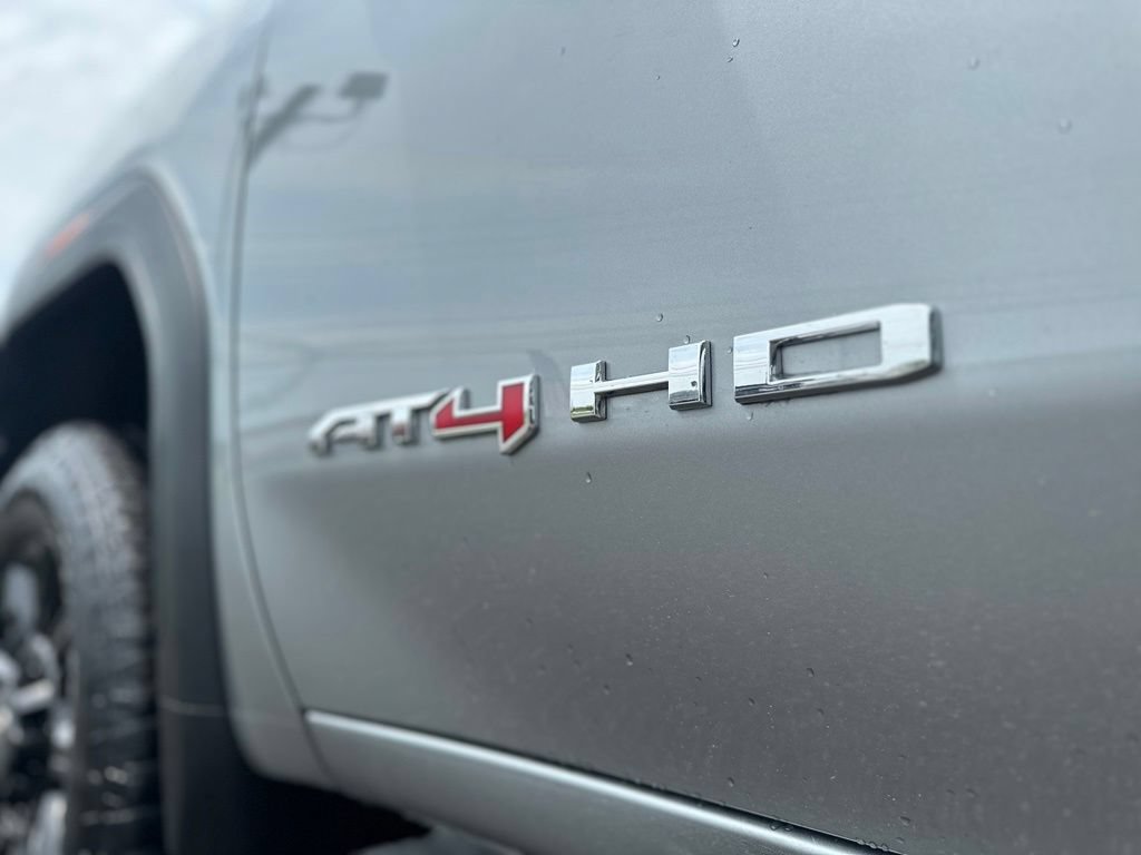 Used 2025 GMC Sierra 2500 AT4 AWD/4WD image 14