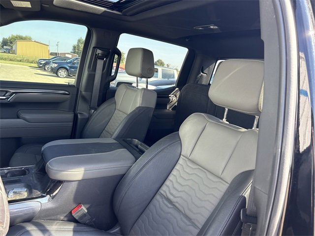 Used 2024 Chevrolet Silverado 1500 ZR2 w/ Technology Package image 9