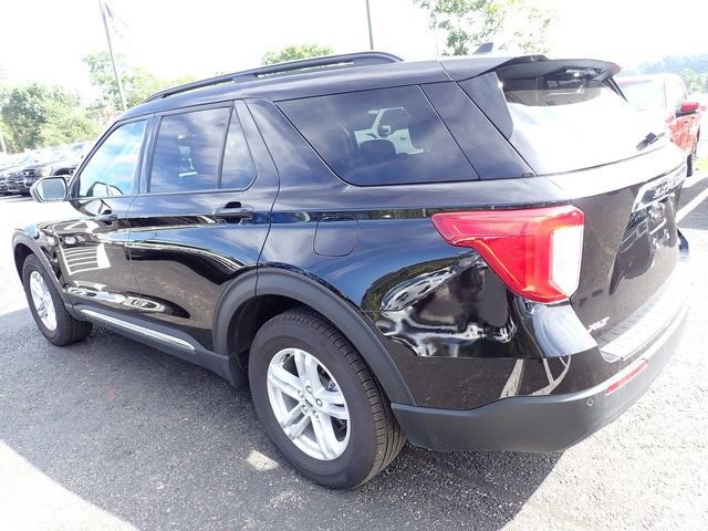 Used 2023 Ford Explorer XLT AWD/4WD image 6