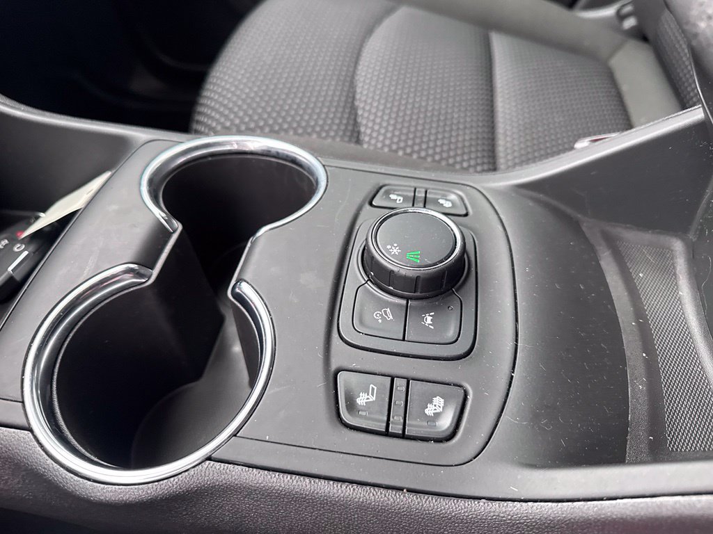 Used 2024 GMC Terrain SLE w/ Driver Convenience Package FWD image 22