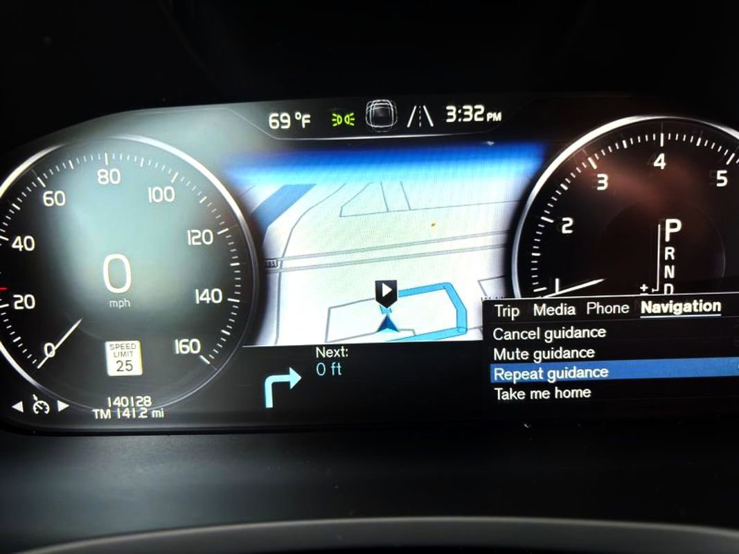 Used 2020 Volvo V60 T5 Cross Country w/ Protection Package Premier image 18