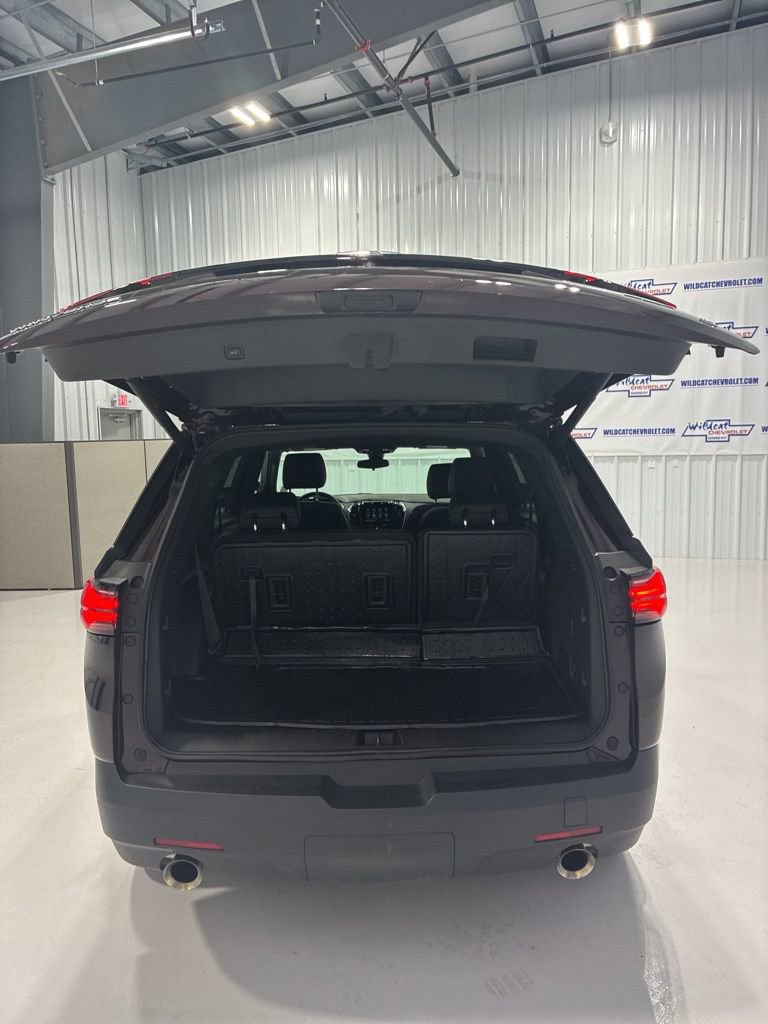 Used 2023 Chevrolet Traverse LT image 38