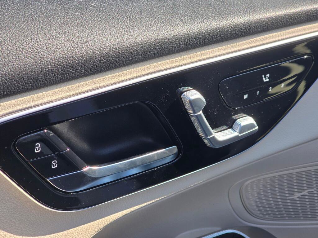 New 2026 Mercedes-Benz GLC 350e 4MATIC image 32