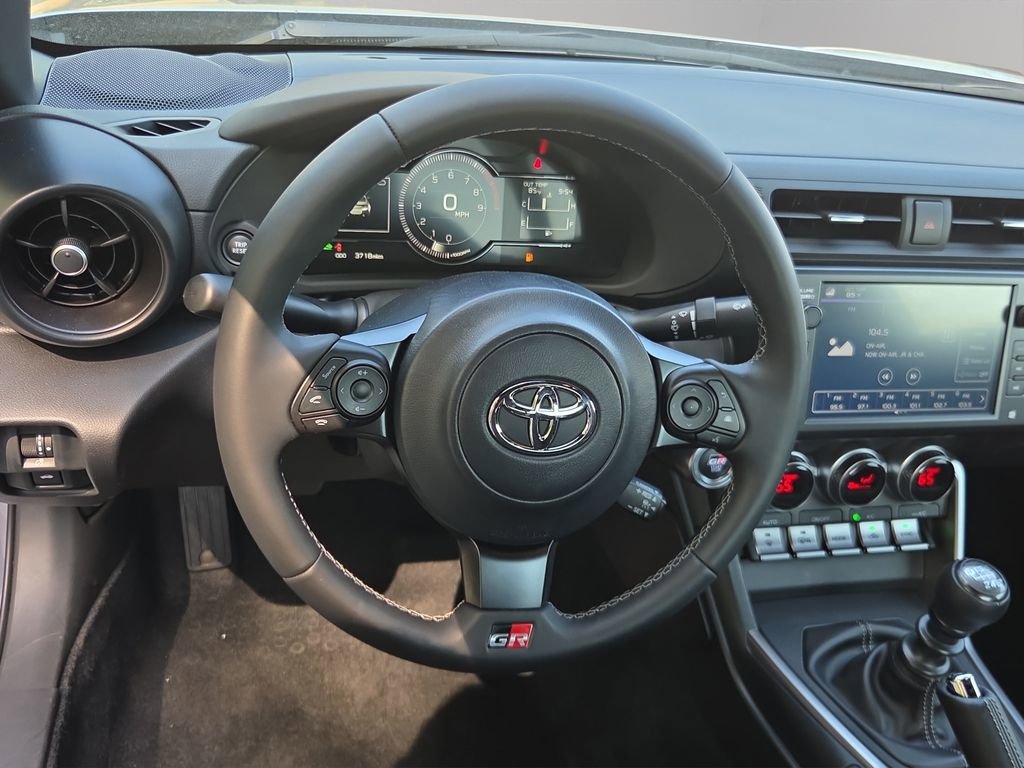Used 2024 Toyota GR86 RWD image 10
