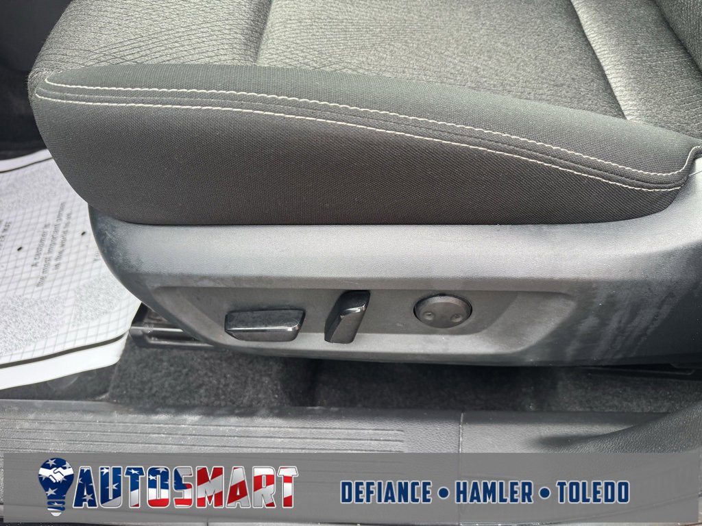 Used 2025 Nissan Rogue SV image 10