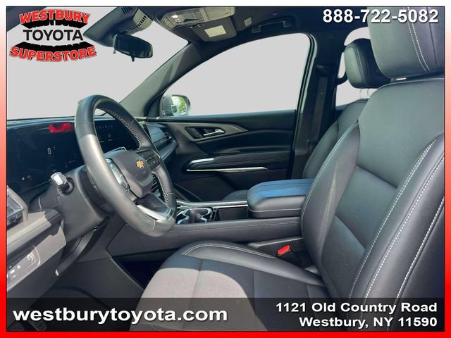 Used 2025 Chevrolet Traverse LT w/ Driver Confidence Package FWD image 18