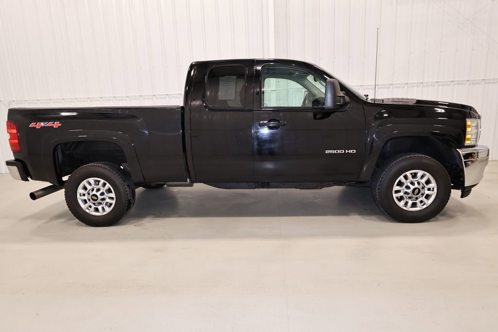 Used 2013 Chevrolet Silverado 2500 LTZ w/ LTZ Plus Package image 2