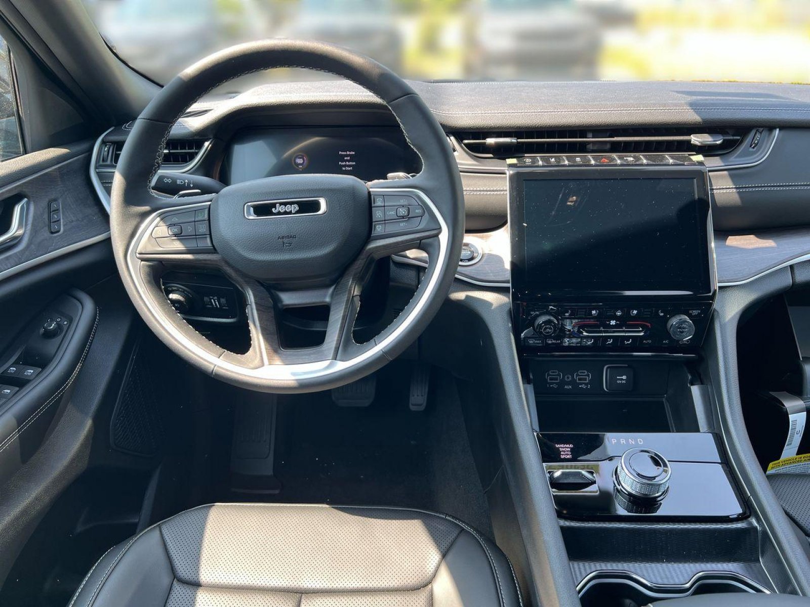 New 2025 Jeep Grand Cherokee Limited w/ Luxury Tech Group II image 15