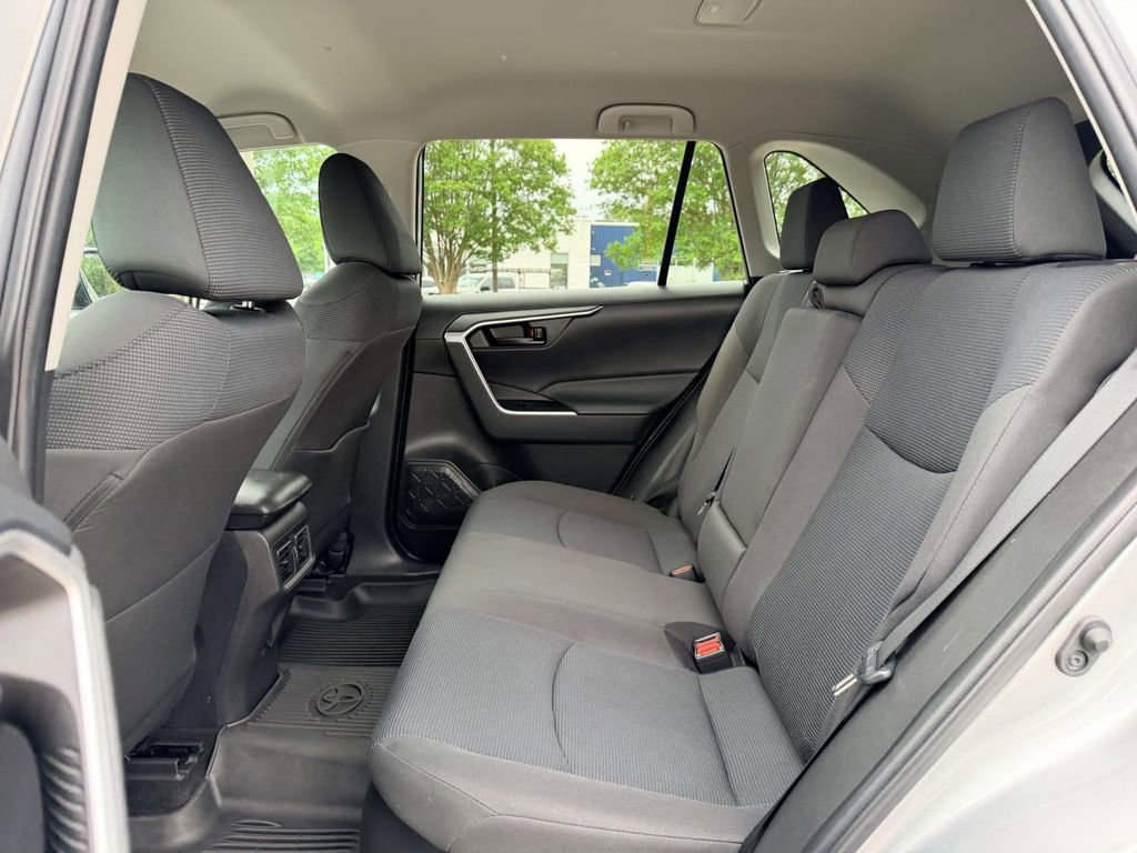 Certified 2022 Toyota RAV4 LE AWD/4WD image 16