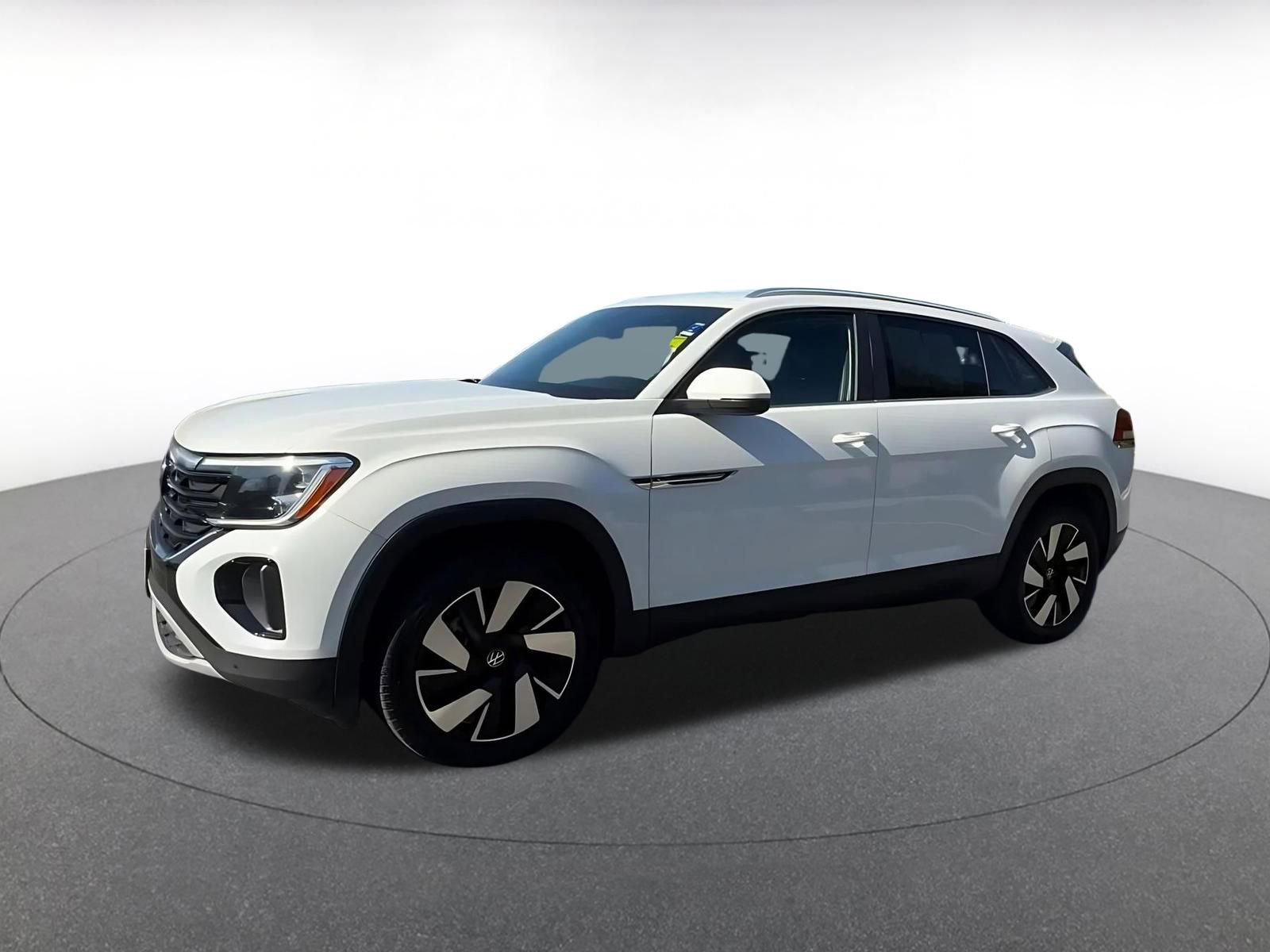 Used 2025 Volkswagen Atlas Cross Sport SE image 8