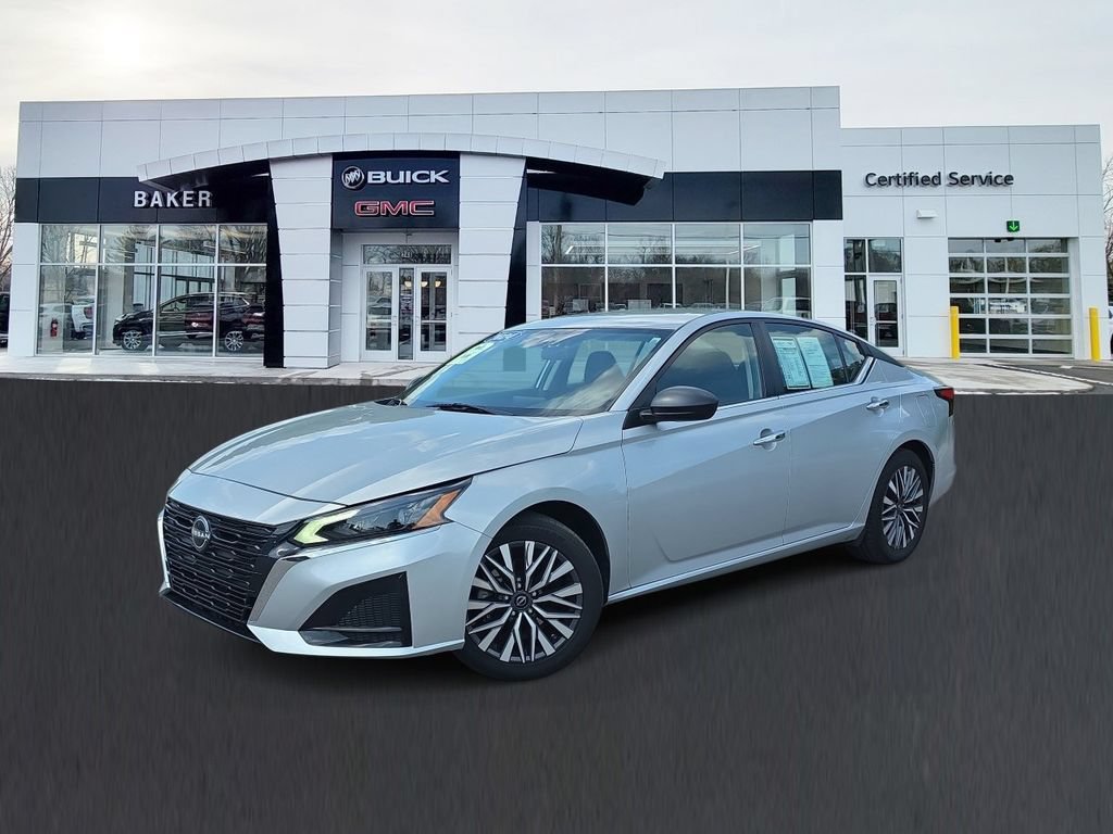 Used 2024 Nissan Altima 2.5 SV