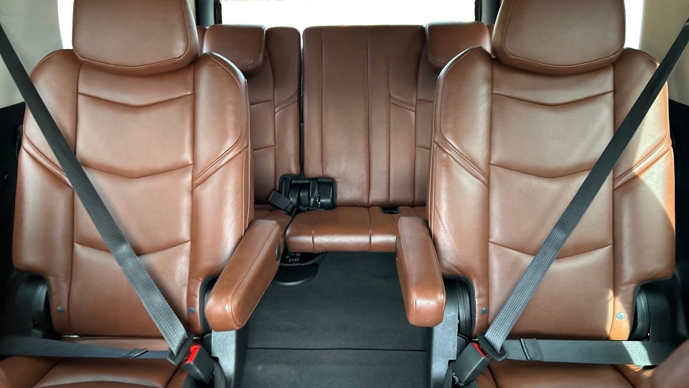 Used 2020 Cadillac Escalade Premium Luxury AWD/4WD image 20
