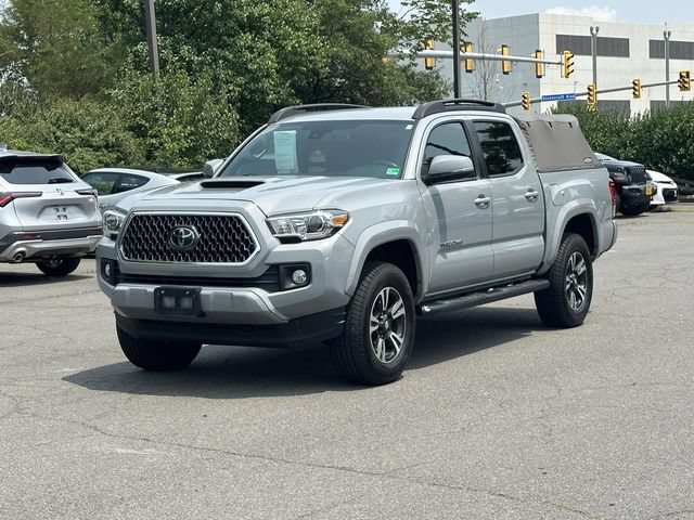 Used 2018 Toyota Tacoma TRD Sport AWD/4WD image 5