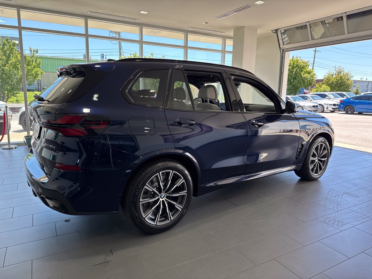 New 2026 BMW X5 xDrive50e w/ Executive Package AWD/4WD image 8