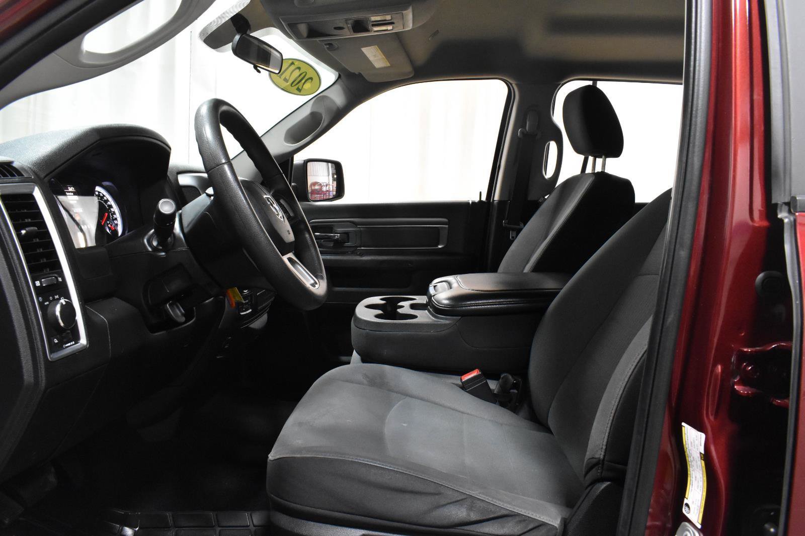 Used 2021 RAM 1500 Classic SLT AWD/4WD image 7