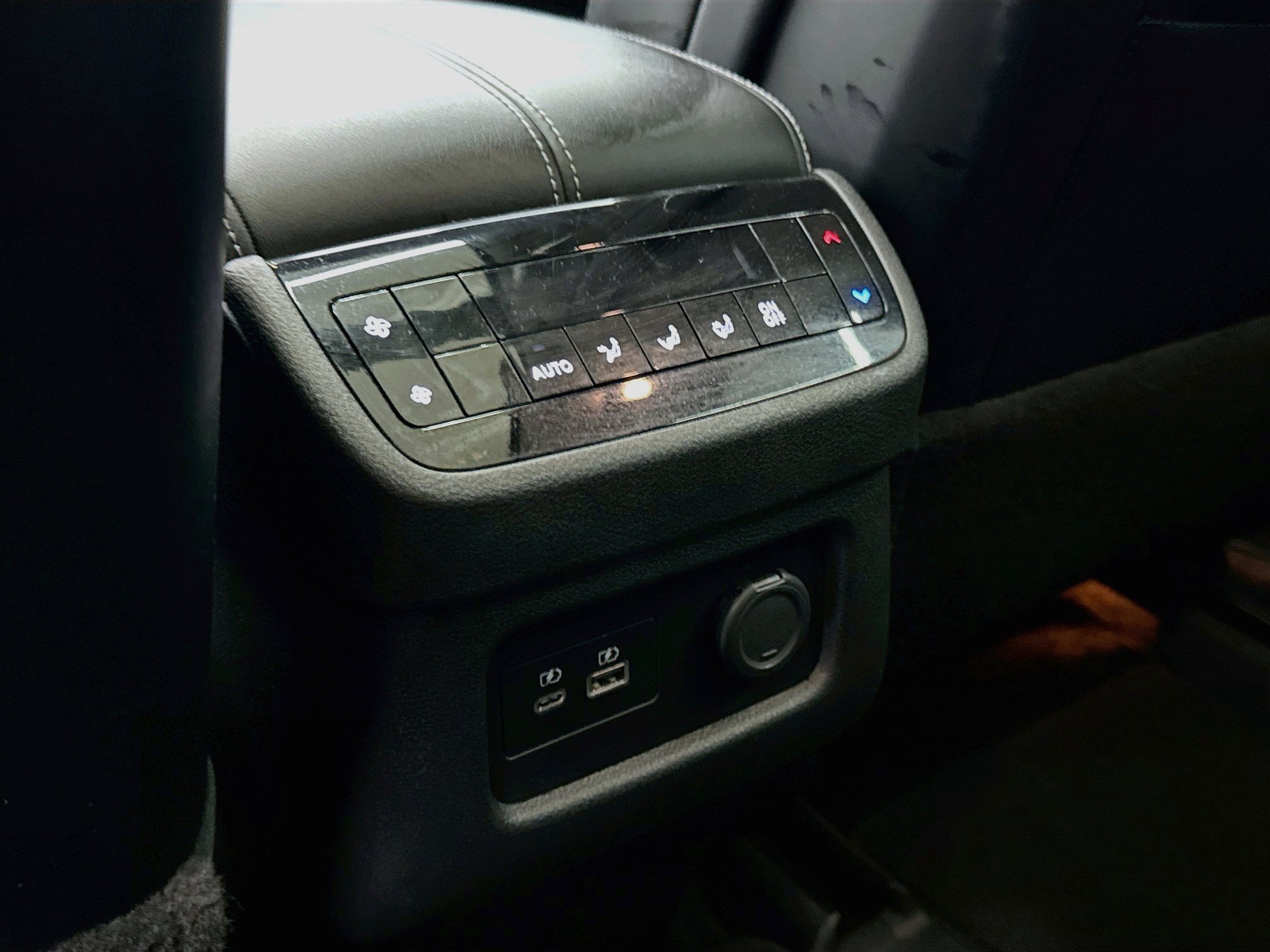 Used 2023 INFINITI QX60 Luxe w/ Performance Audio Package AWD/4WD image 29