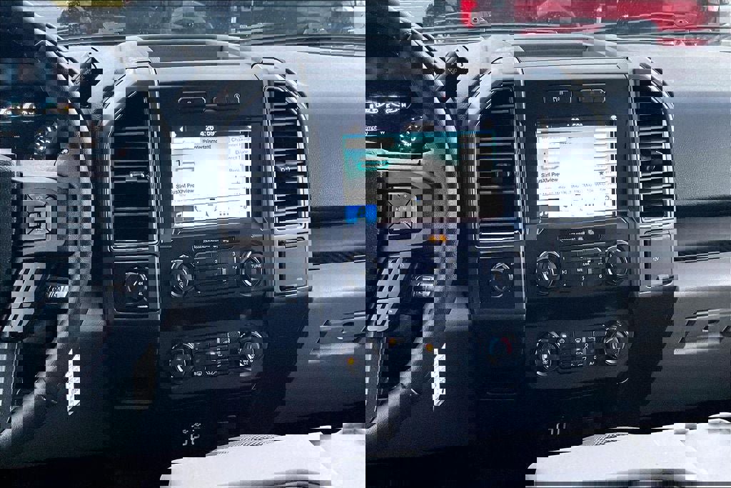 Used 2019 Ford F150 XLT w/ Equipment Group 302A Luxury image 5