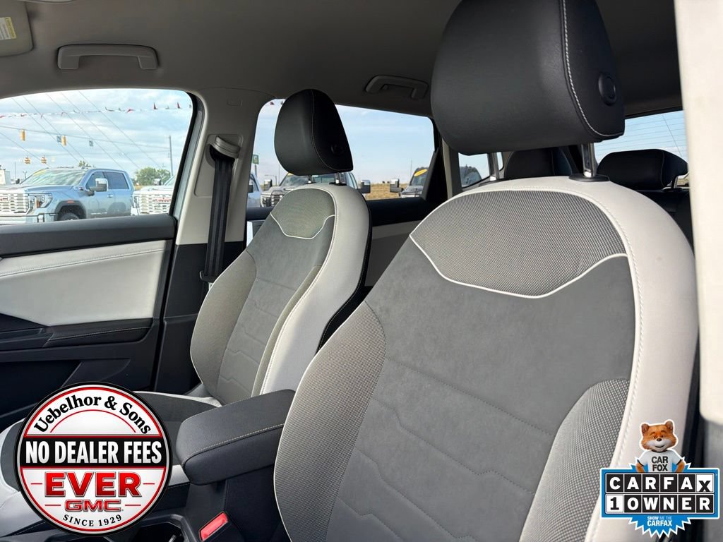 Used 2025 Volkswagen Taos SE AWD/4WD image 22