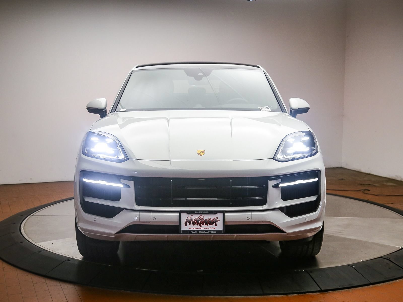 Certified 2026 Porsche Cayenne Coupe AWD/4WD image 3