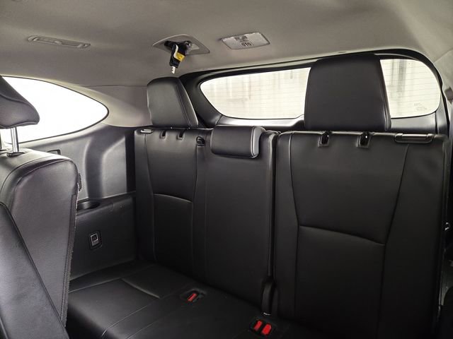 Used 2025 Toyota Highlander XLE image 17