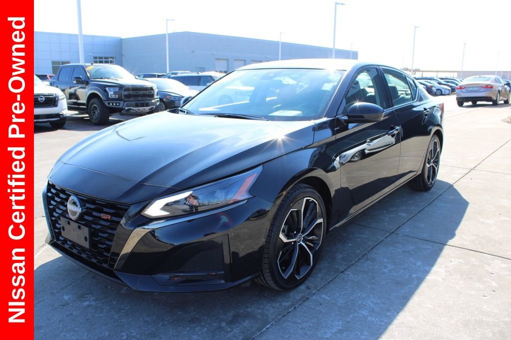 Certified 2025 Nissan Altima 2.5 SR image 3