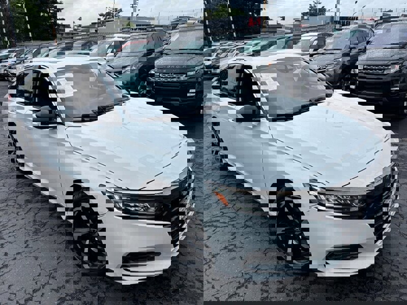 Used 2019 Honda Accord Sport image 2