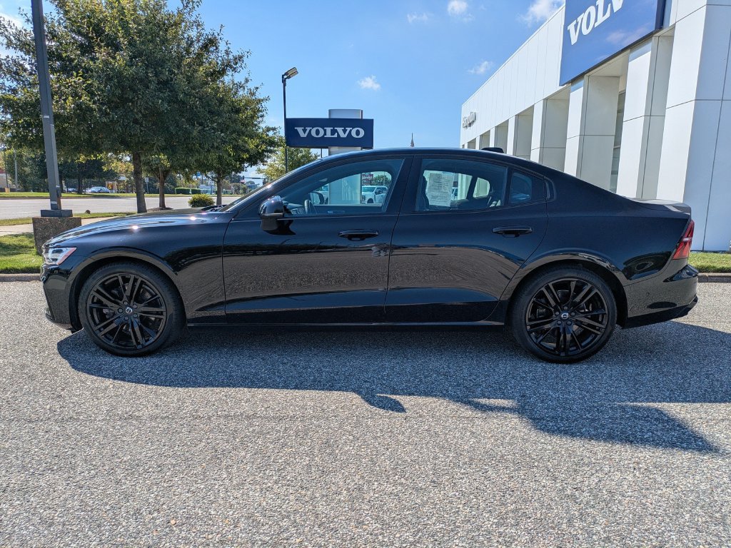Certified 2024 Volvo S60 B5 Plus w/ Climate Package AWD/4WD image 3