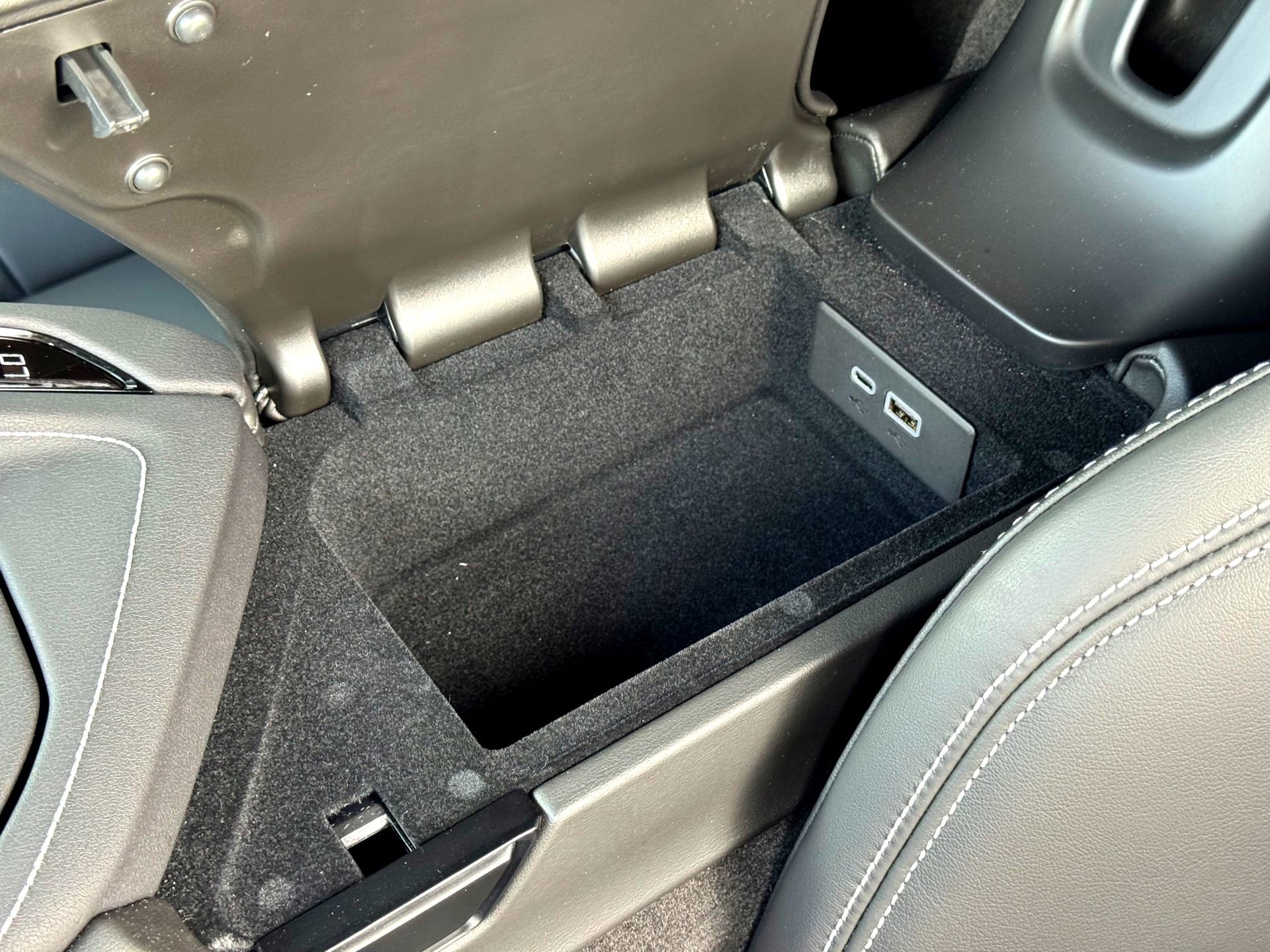 Used 2025 Chevrolet Corvette Stingray Coupe w/ 1LT image 25