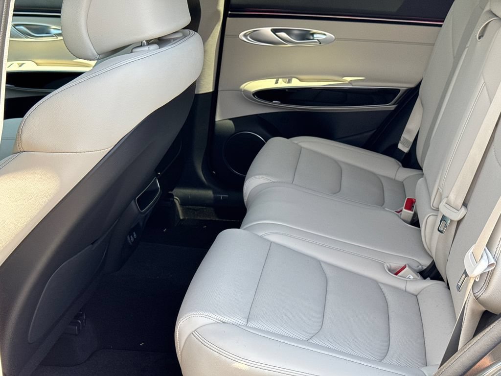 New 2027 Genesis GV70 2.5T AWD/4WD image 23