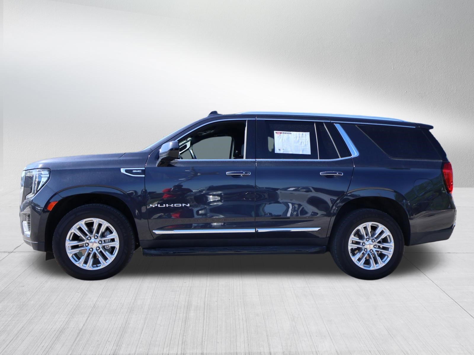 Used 2024 GMC Yukon SLT AWD/4WD image 4