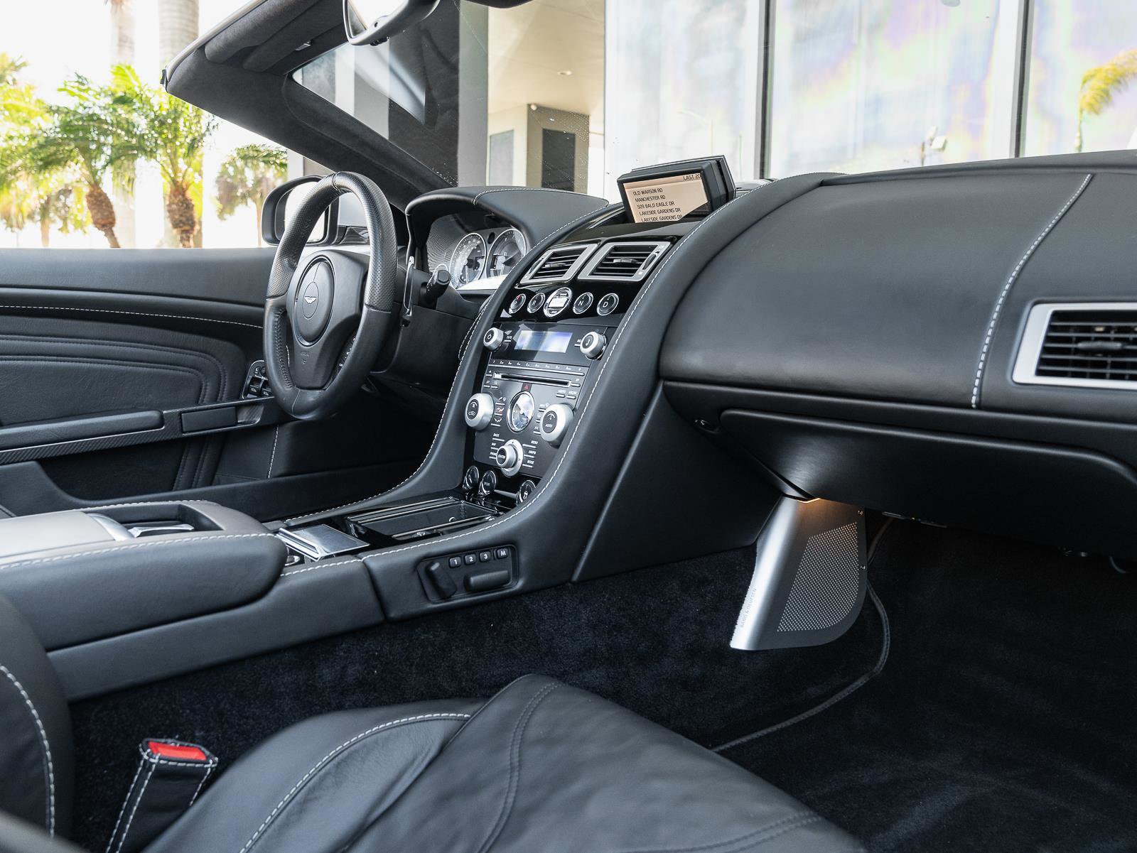 Used 2010 Aston Martin DBS Volante image 2