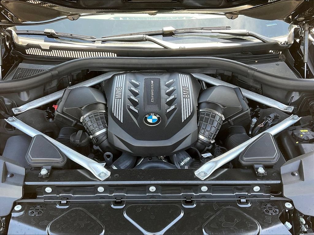 Used 2022 BMW X7 M50i w/ Dynamic Handling Package AWD/4WD image 30