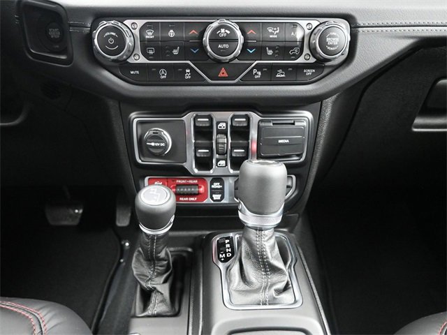 Used 2024 Jeep Wrangler Unlimited Rubicon w/ Capability Package image 13