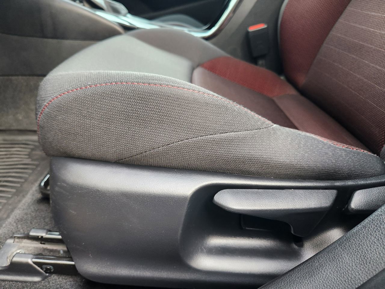 Used 2024 Toyota Corolla SE FWD image 23