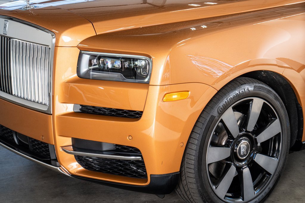Used 2023 Rolls-Royce Cullinan w/ Cullinan Package image 13