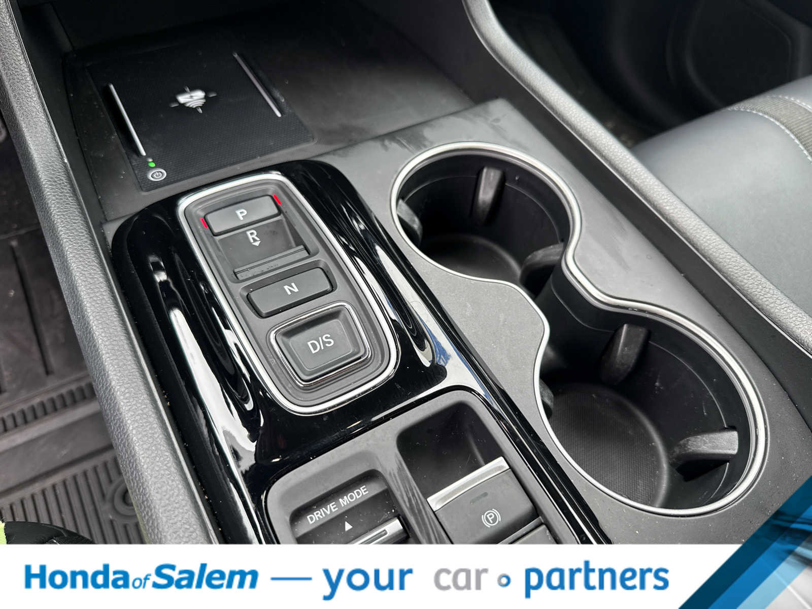 Used 2025 Honda Pilot Touring image 17