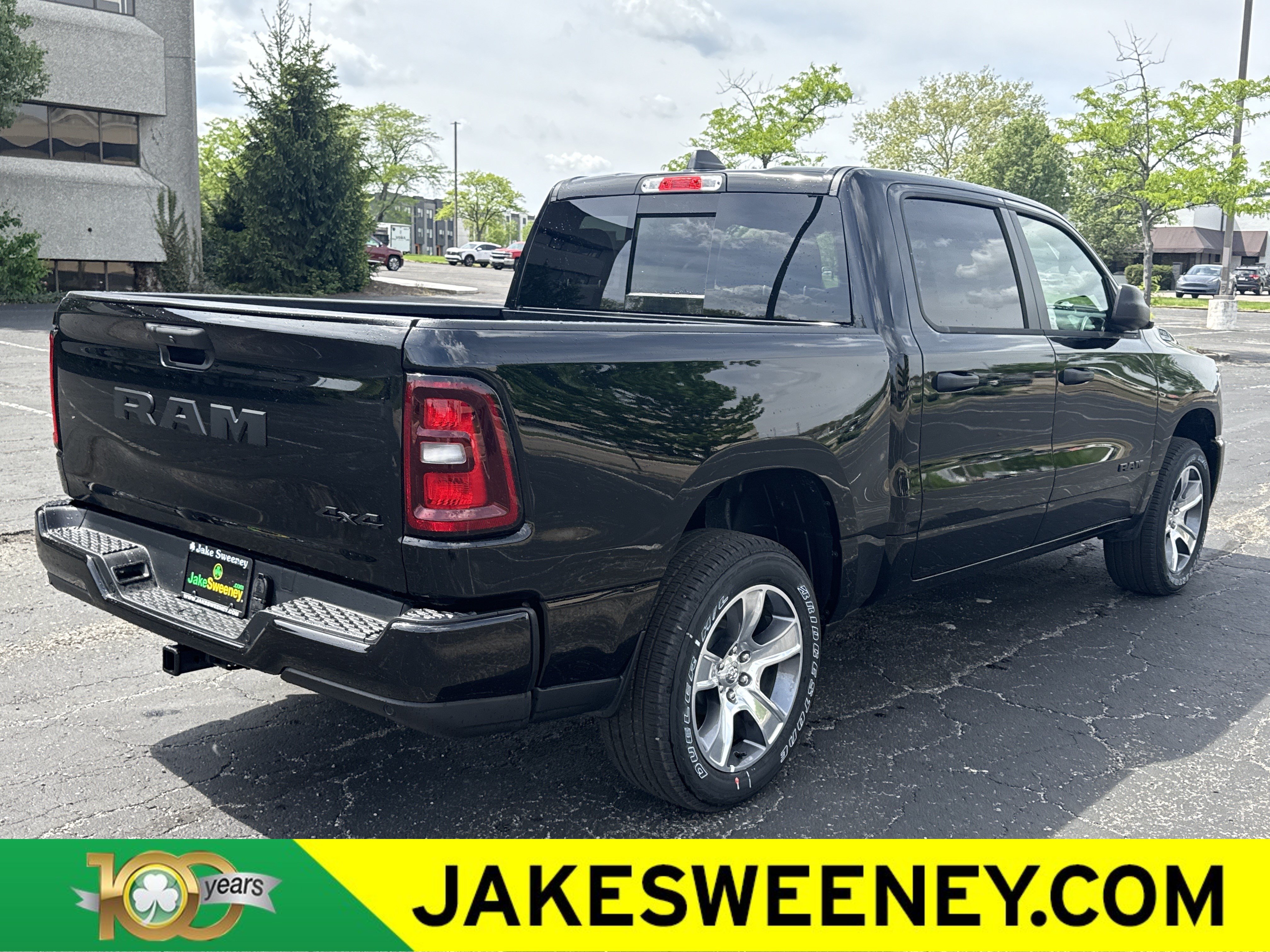 New 2026 RAM 1500 Express AWD/4WD image 10