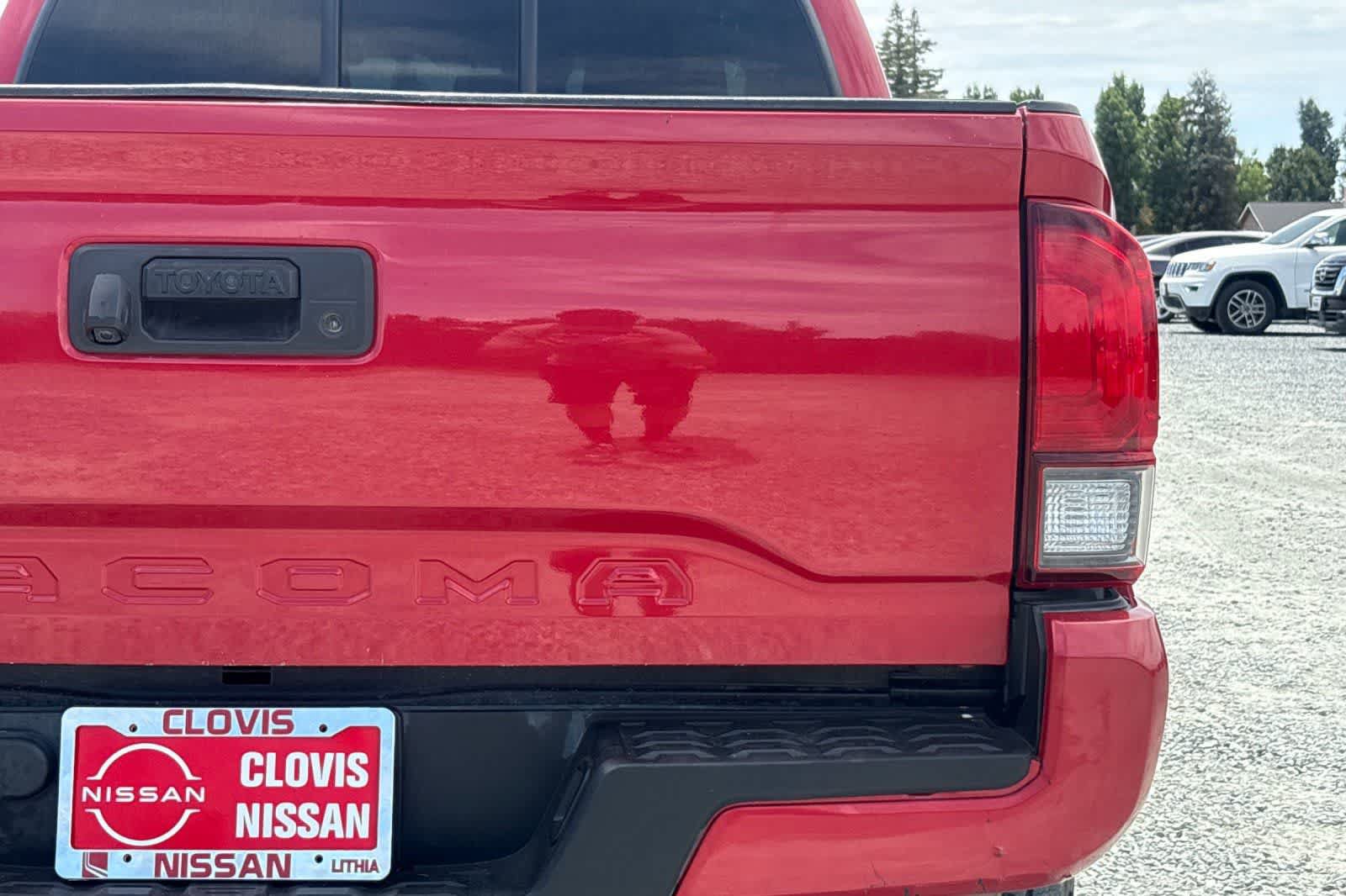 Used 2020 Toyota Tacoma SR w/ SR Convenience Package RWD image 13