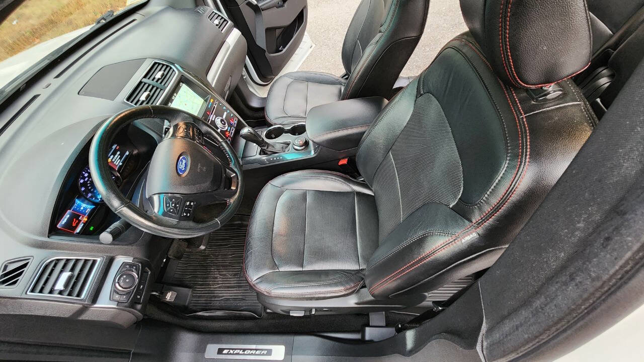 Used 2018 Ford Explorer Sport w/ Equipment Group 401A image 29