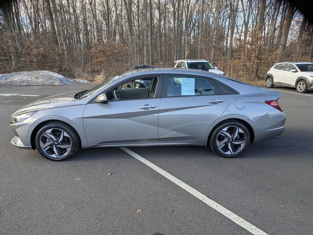 Certified 2023 Hyundai Elantra SEL w/ Convenience Package image 8