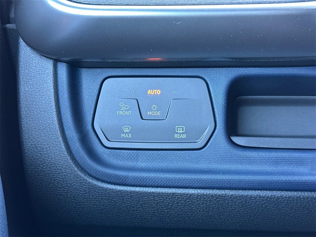 New 2025 Volkswagen ID. Buzz Pro S image 13