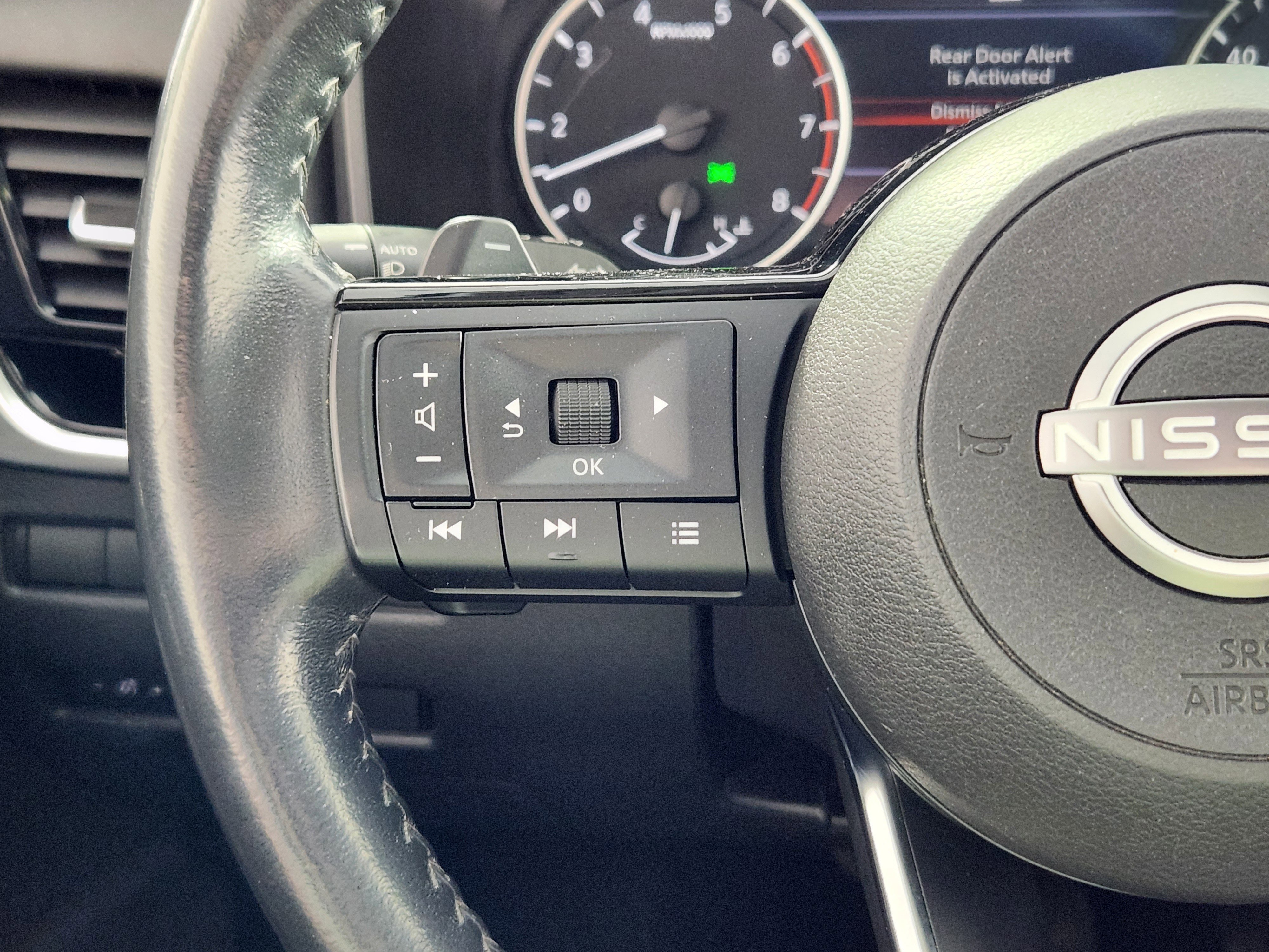 Used 2023 Nissan Rogue SL w/ SL Premium Package image 18