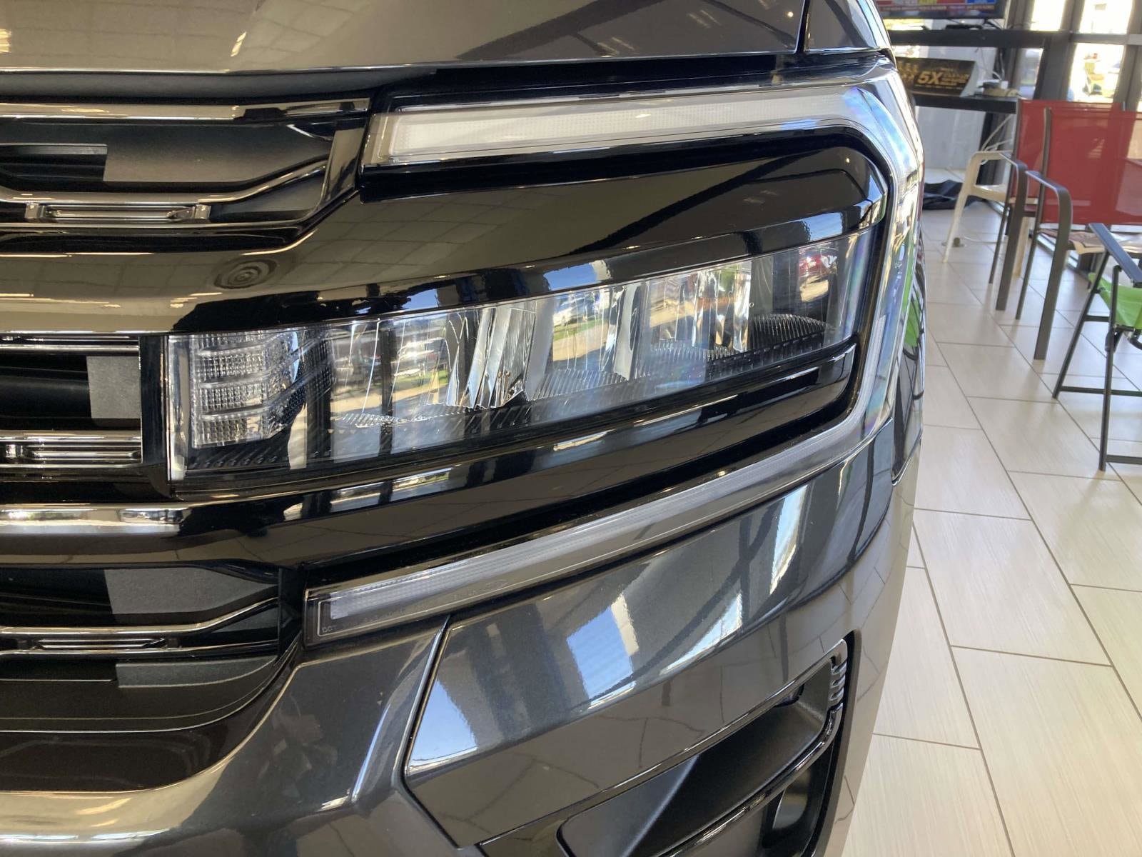Used 2022 Ford Expedition Limited RWD image 9