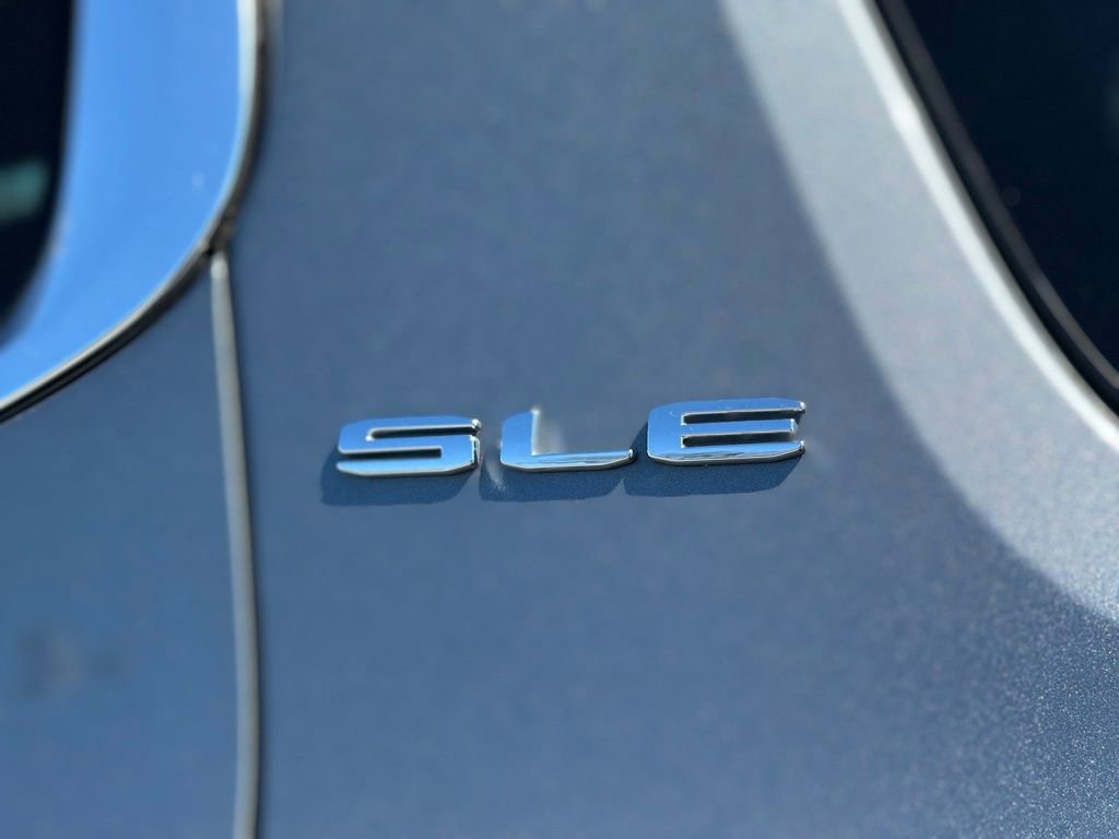 Used 2022 GMC Acadia SLE AWD/4WD image 36