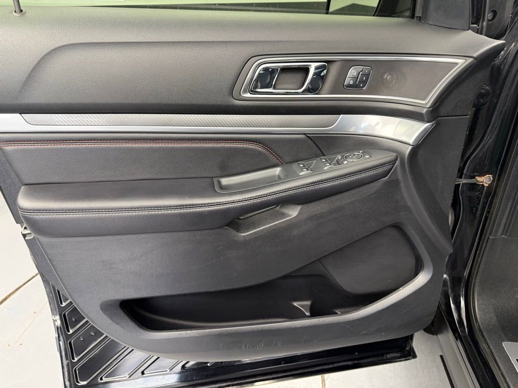 Used 2018 Ford Explorer Sport w/ Equipment Group 401A AWD/4WD image 23
