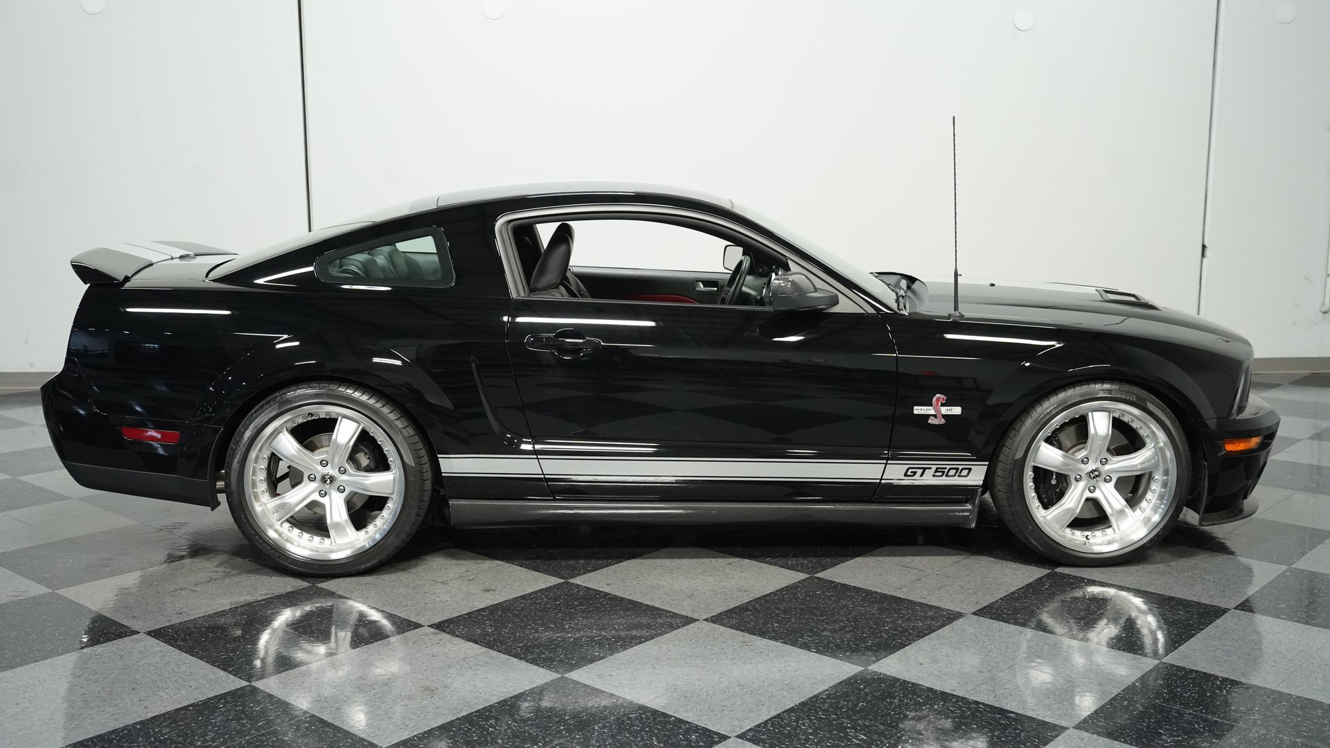 Used 2007 Ford Mustang Shelby GT500 RWD image 12