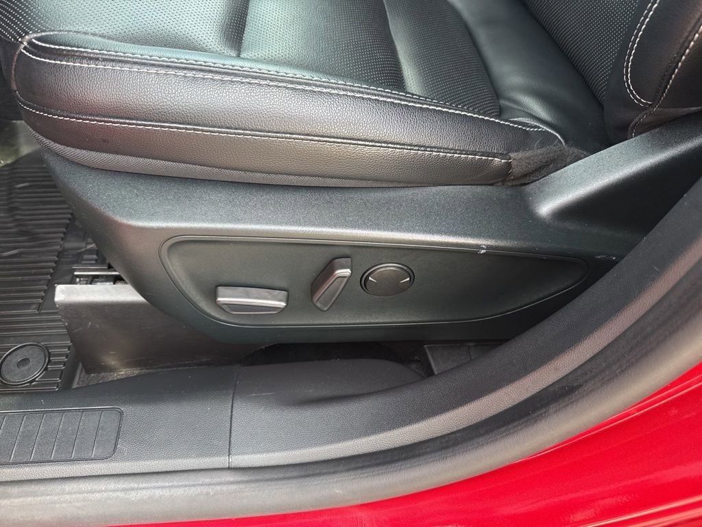 Used 2022 Ford Escape SEL w/ Technology Package FWD image 6