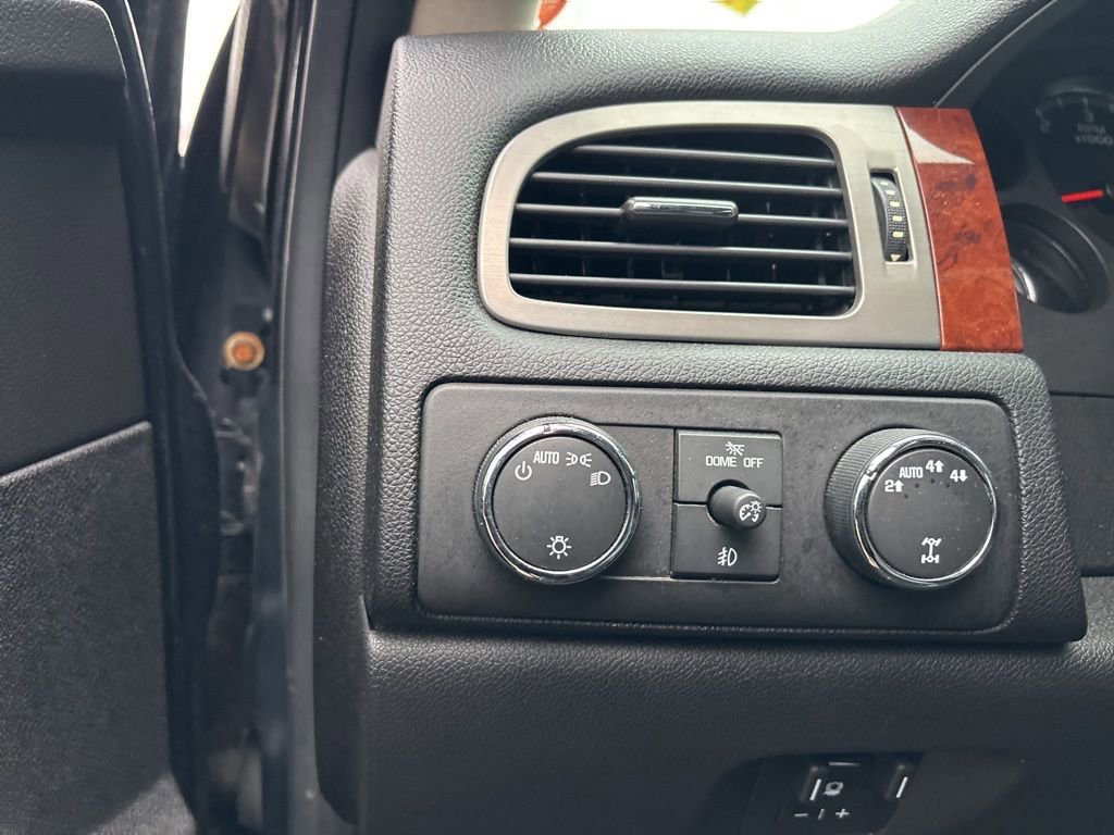 Used 2012 GMC Yukon SLT w/ SLT-2 Equipment Package image 12